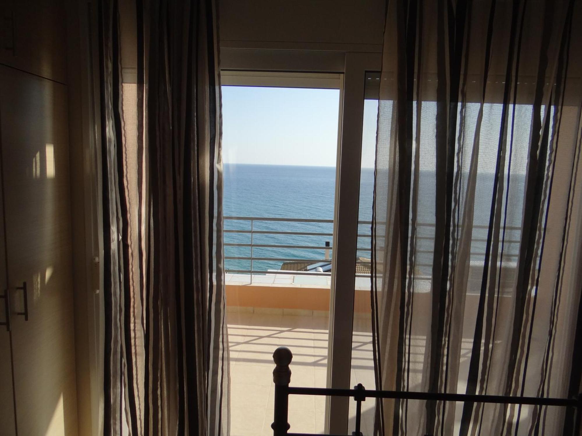 Aperanto House Paralia Loutsas Ruang foto