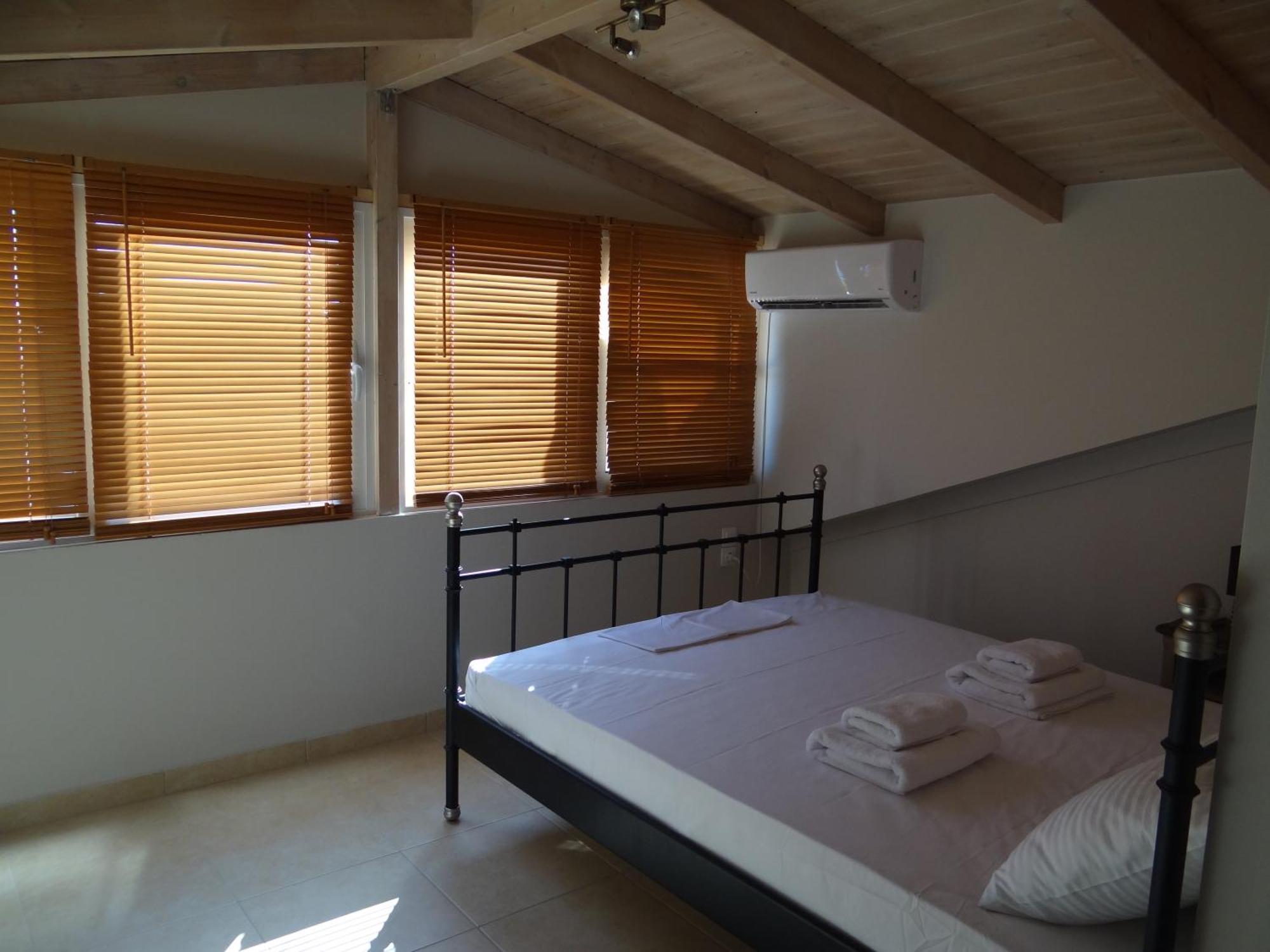 Aperanto House Paralia Loutsas Ruang foto