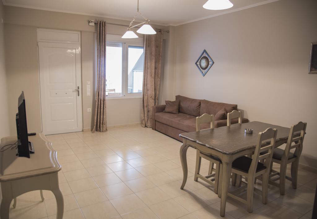 Aperanto House Paralia Loutsas Bagian luar foto