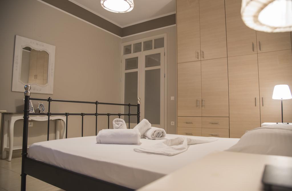 Aperanto House Paralia Loutsas Bagian luar foto