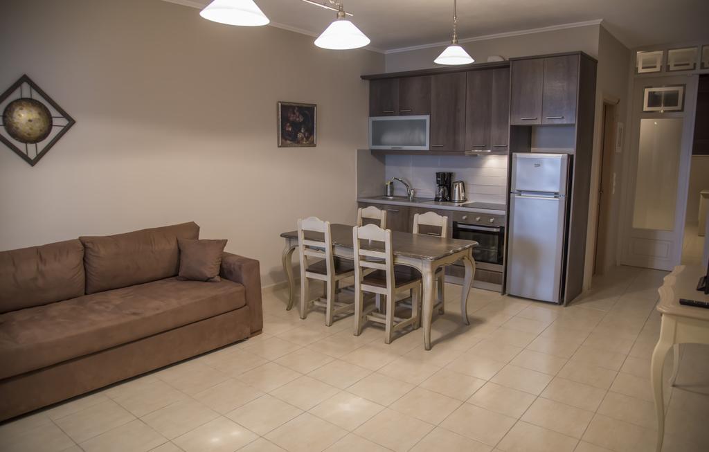 Aperanto House Paralia Loutsas Bagian luar foto